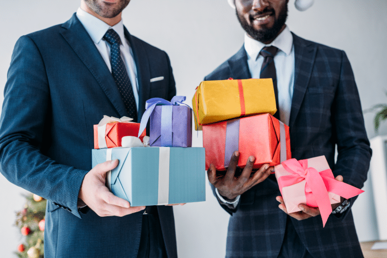 Comment les grandes entreprises choisissent leurs cadeaux de fin d’année 